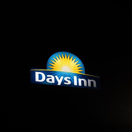 Days Inn By Wyndham Troy Esterno foto